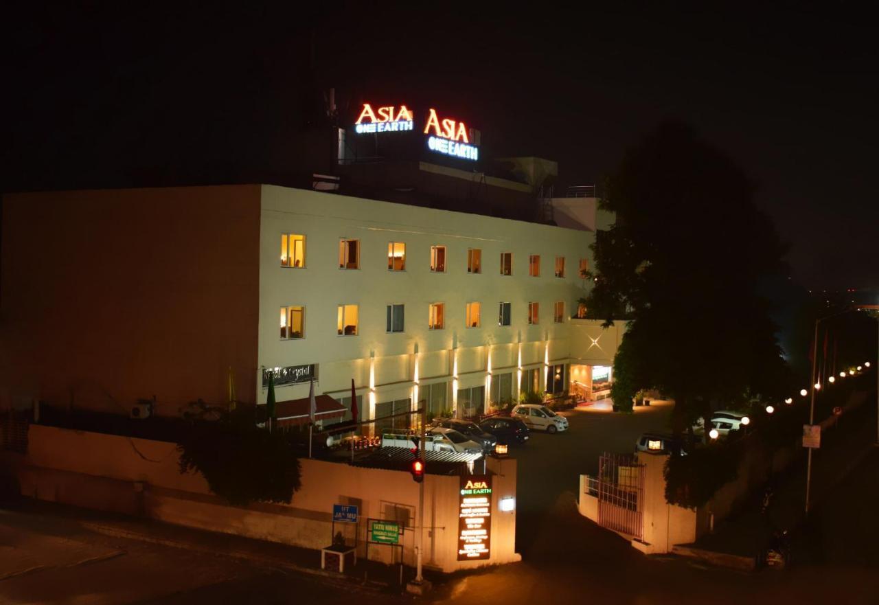 Asia One Earth Hotel Jammu Exterior foto