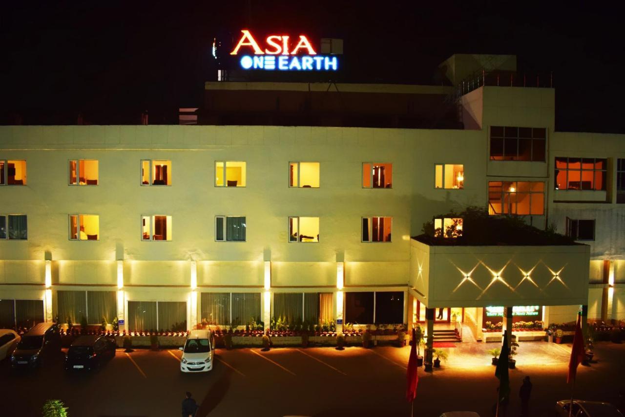 Asia One Earth Hotel Jammu Exterior foto