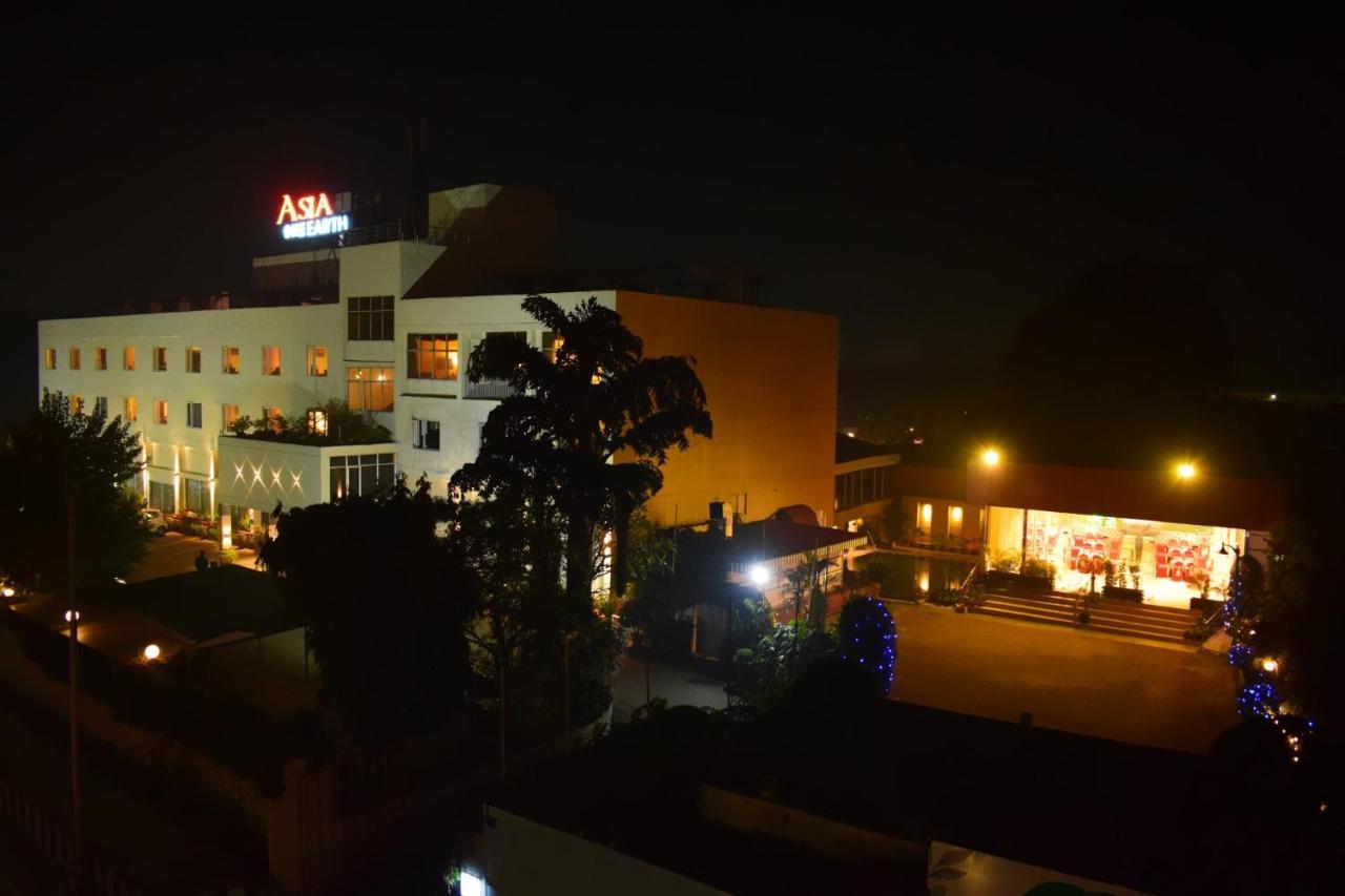 Asia One Earth Hotel Jammu Exterior foto